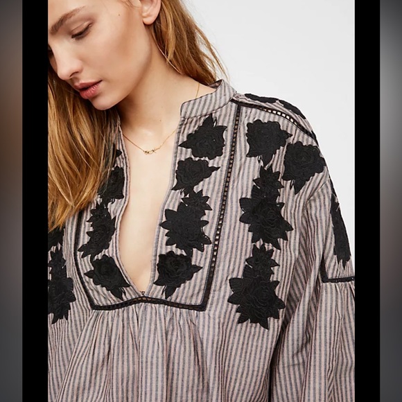 Free People Liya Embroidered top black floral detail deep v neck - Picture 2 of 14